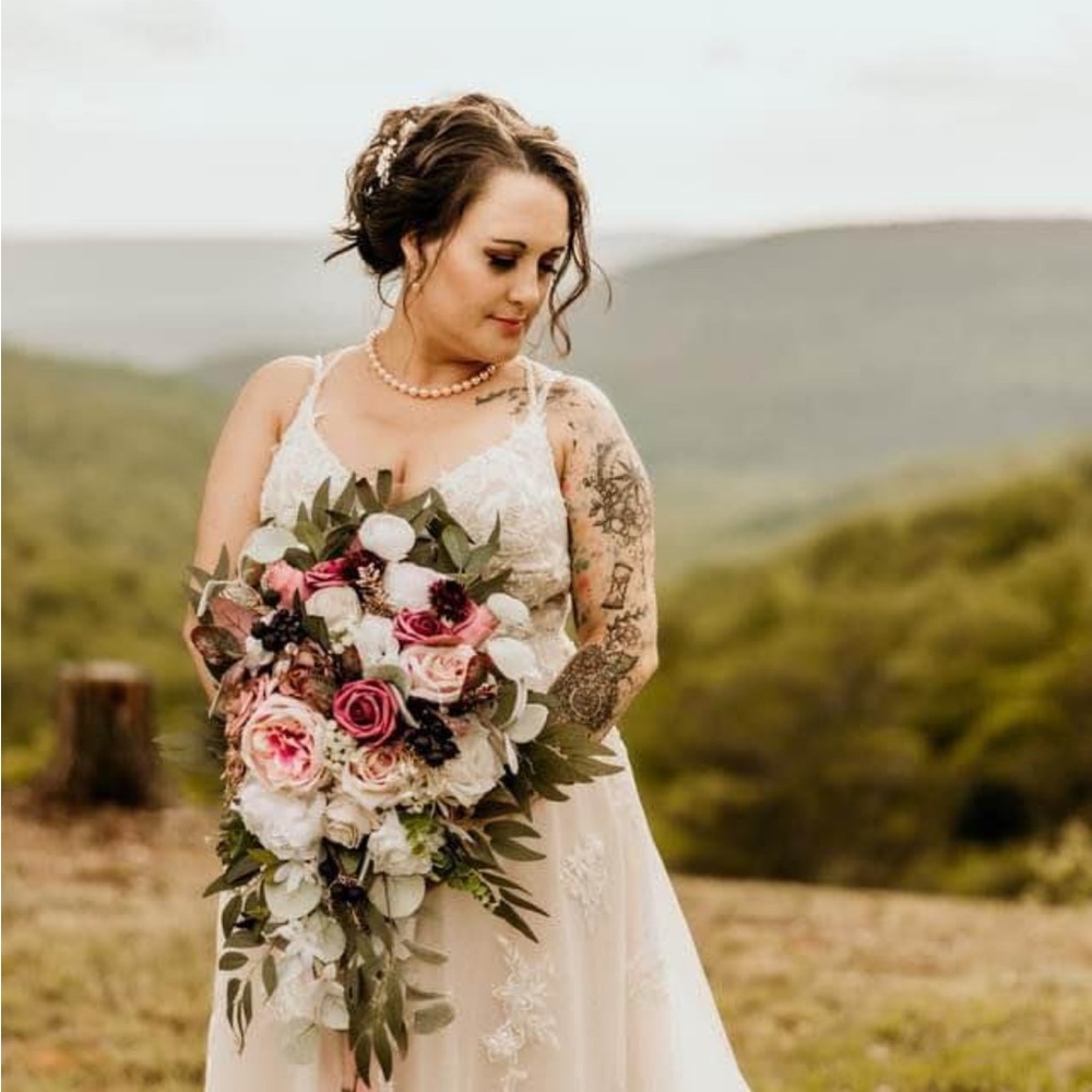 Elegant Lace Wedding Dress